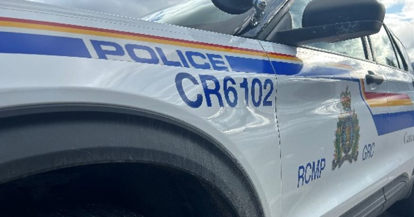 Police seek witnesses of weapons report in Kamloops coffee shop