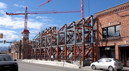 VIDEO: Outrage over dismantling of heritage brick structure in Kelowna's downtown