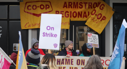 ‘They're stonewalling’: Kelowna liquor store workers no closer to deal 3 months into strike